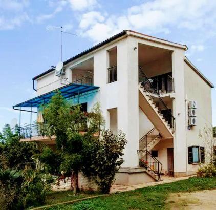 Guesthouse Resan 메덜린 외부 사진